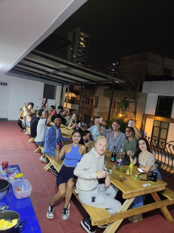 La Familia Hostel Medellín Exterior foto