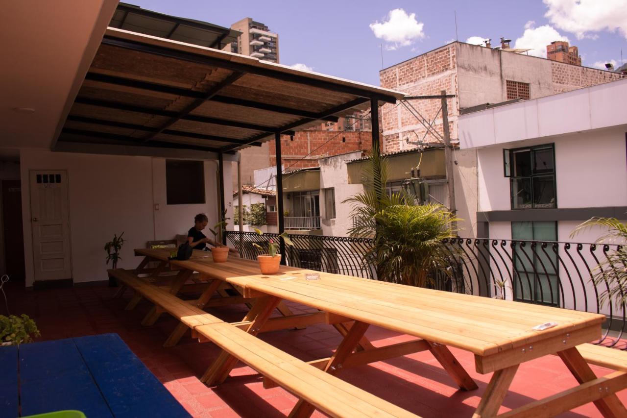 La Familia Hostel Medellín Exterior foto
