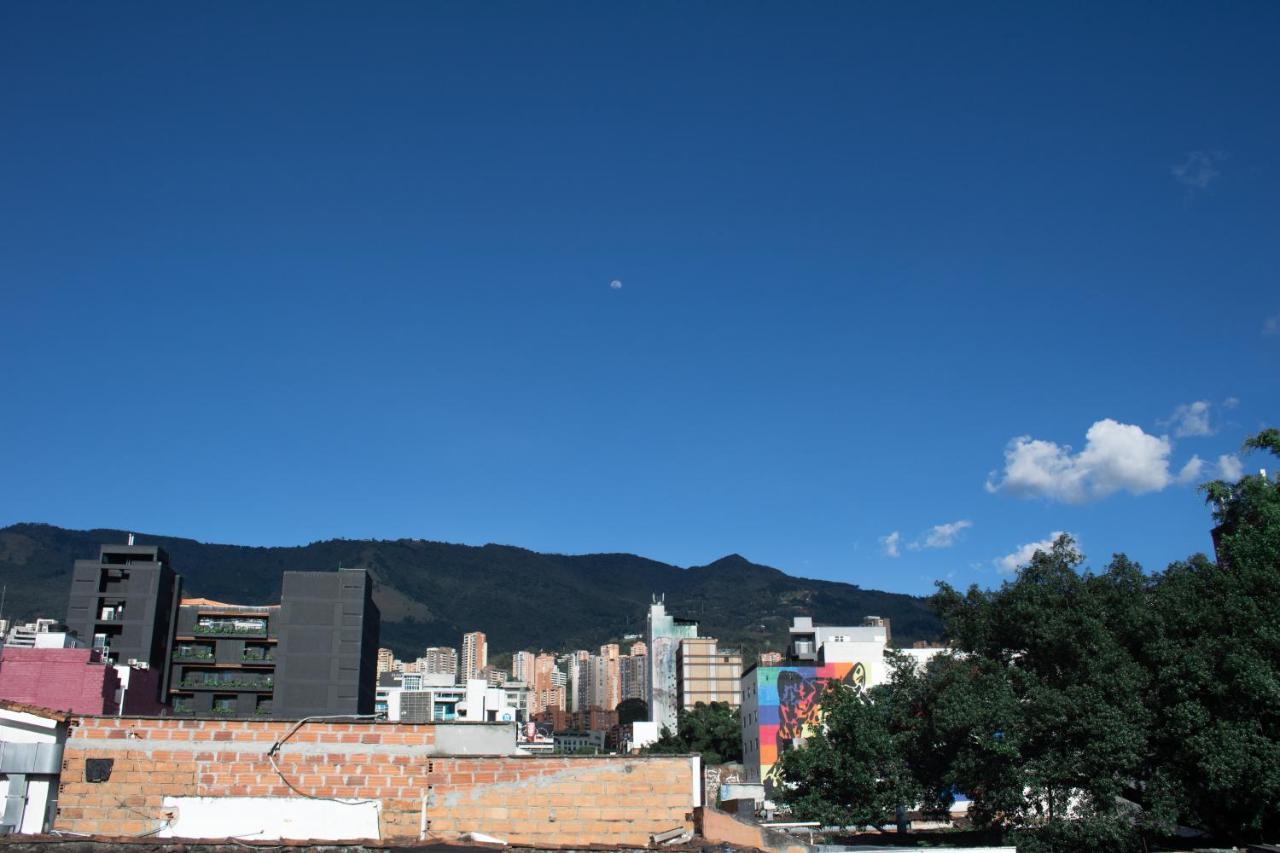 La Familia Hostel Medellín Exterior foto