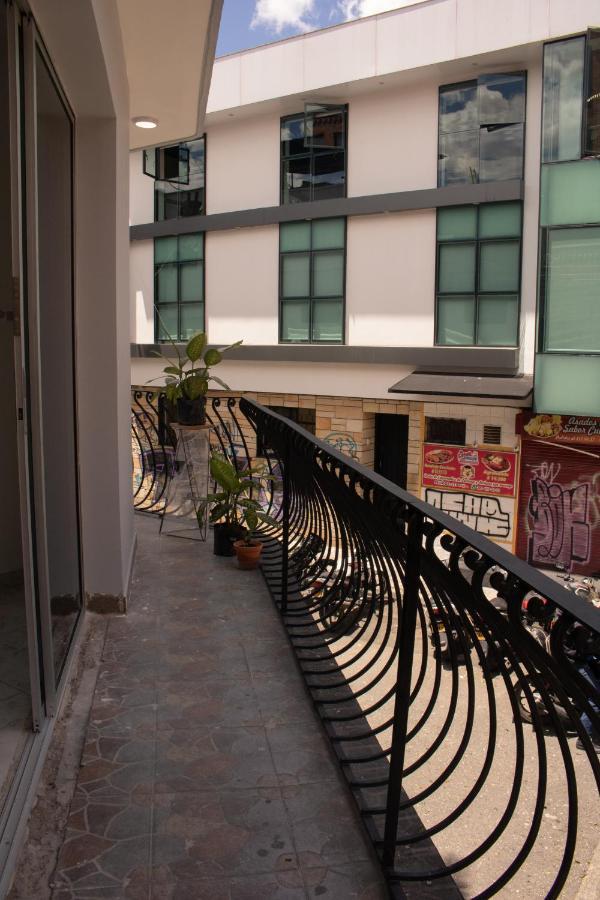 La Familia Hostel Medellín Exterior foto